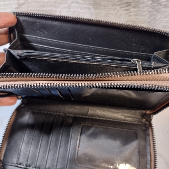 Elegant Brown Crossbody Bag - Picture 3 of 3